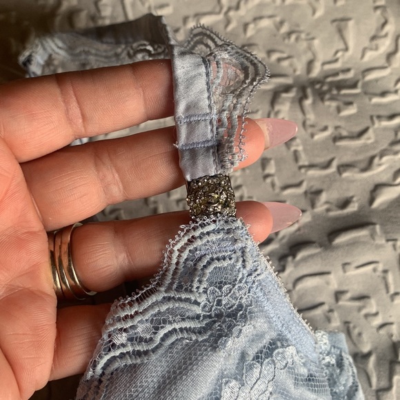 Bundle of 3 bras size 34D - Picture 8 of 13